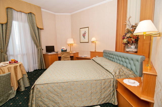 Hotel Ristorante Al Sorriso Soriso Zimmer foto